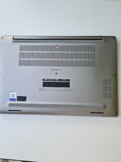 Imagine Dell Latitude 7400