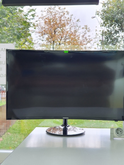 Imagine Samsung CF39M 81.3 cm 32inch Full HD