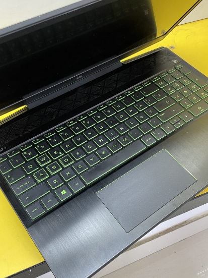 Imagine HP Pavilion i5-8300H / 8GB / SSD 256GB / NVIDIA 1050TI 4GB