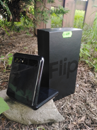 Imagine Samsung Galaxy Z Flip 4