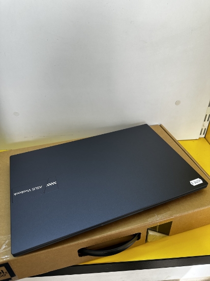 Imagine Laptop ASUS R1 504Z I7-1255U 16GB RAM SSD 512GB 15.6 FHD INTEL IRIS XE PRODUS NOU