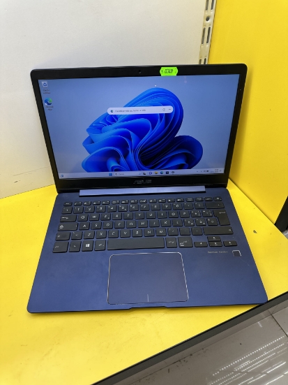 Imagine Asus UX331UN 13.3'' I7-8550U 8GB RAM NVIDIA MX150 SSD 512GB