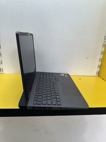 Imagine Lenovo Ideapad Gaming Ryzen 5 7640HS 16 GB/ RTX 4060 8 GB/SSD 512 GB