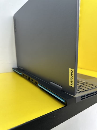 Imagine Lenovo Ideapad Gaming Ryzen 5 7640HS 16 GB/ RTX 4060 8 GB/SSD 512 GB