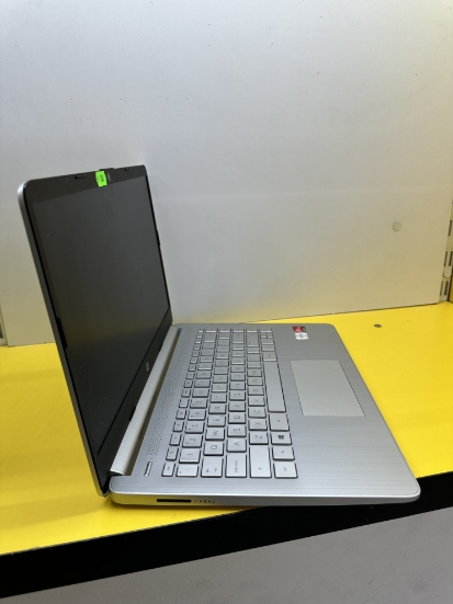 Imagine HP Amd Athlon 3050u 4 GB SSD 128 GB