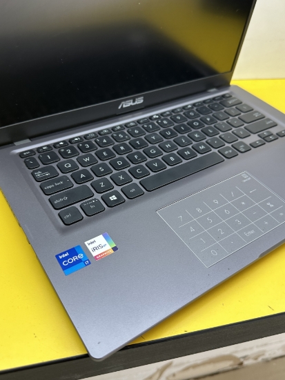 Imagine Asus X415EA i7-1165G7 | 14'' | 8GB | SSD 512GB | Intel Iris XE