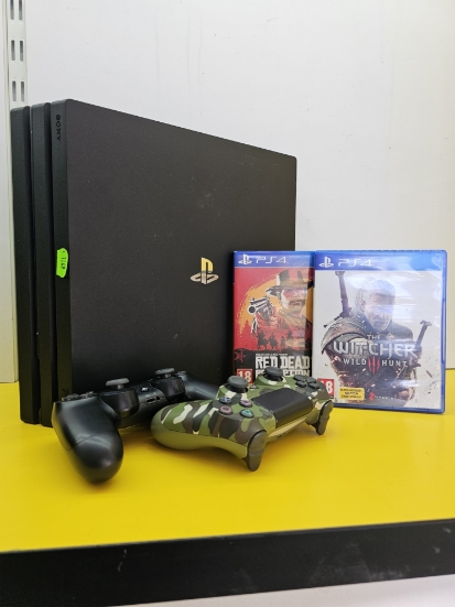 Imagine PlayStation 4 Pro 1TB +2 Controllere +2 jocuri Cadou