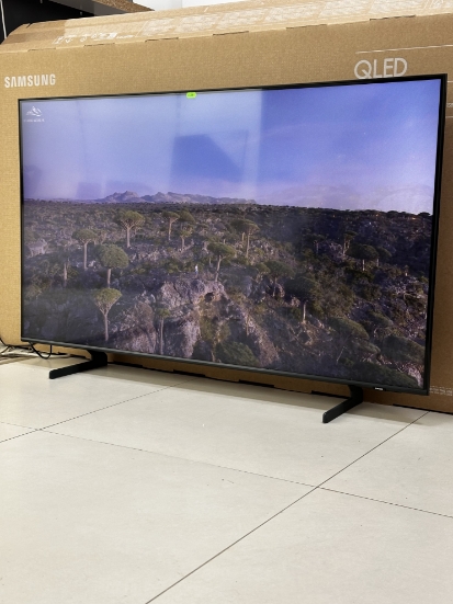 Imagine SAMSUNG Smart Tv QLED  50Q60D UHD 4K HDR 125cm