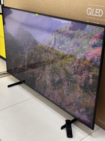 Imagine SAMSUNG Smart Tv QLED  50Q60D UHD 4K HDR 125cm