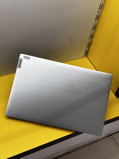 Imagine Lenovo IdeaPad N5030 4GB RAM 128GB SSD 