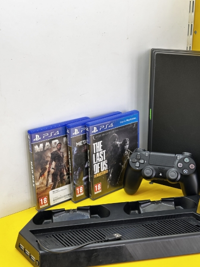 Imagine Consola PlayStation 4 PRO 1TB +2 Controllere +3Jocuri