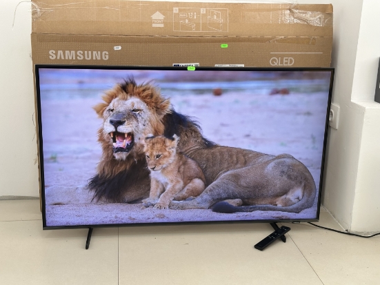 Imagine Samsung QLED 43Q60B 108 cm Smart 4K Ultra HD