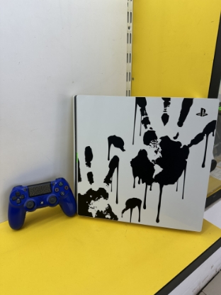 Imagine Consola PlayStation 4 PRO 1TB +1 Controller  