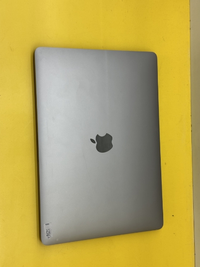 Imagine MacBook PRO 13 A2338  13.3 M1 Procesor 8GB RAM SSD 256GB TOUCHBAR BAT.90% 154cc.