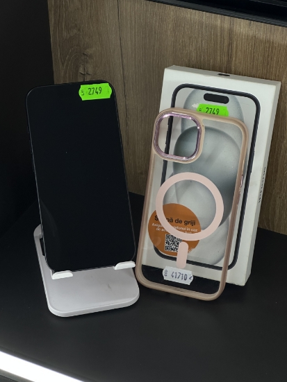 Imagine IPhone 15 (128) Baterie 90%