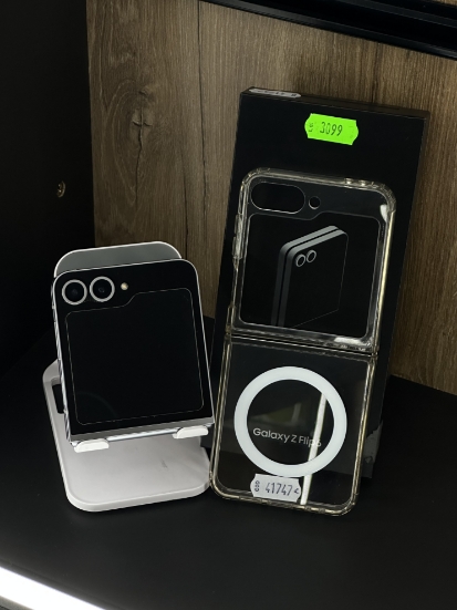 Imagine Samsung Galaxy Z Flip 6 5G 256GB 12GB RAM 