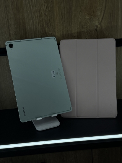 Imagine Samsung Galaxy Tab S9 FE 128GB LTE