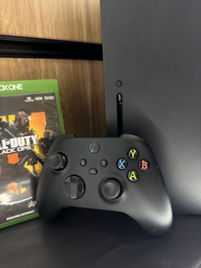 Imagine Consola XBOX Series X 1 TB 1 controller 1 Joc