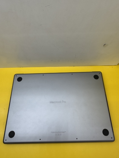 Imagine MacBook PRO 16 A2485 16.2 M1 PRO   16GB RAM  SSD 512GB  2021   bat:30 cc (incarcari)