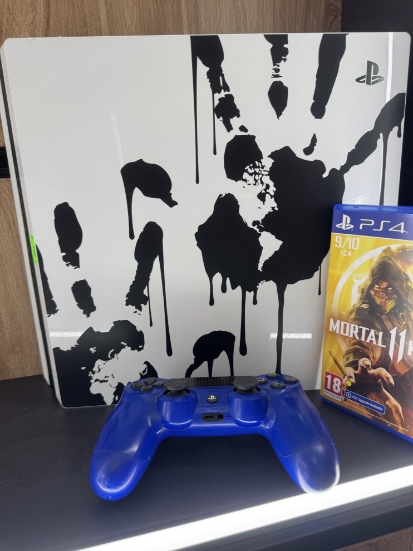 Imagine Consola PlayStation 4 PRO 1TB +1 Controller + 1 Joc