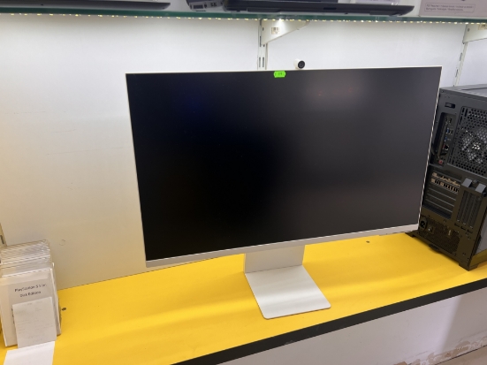 Imagine Monitor Samsung  M8 Smart Led M8 32Inch 4K 60Hz