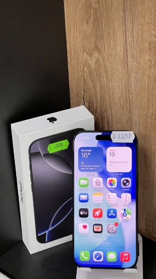 Imagine IPhone 16 PRO 256GB Baterie 100% 