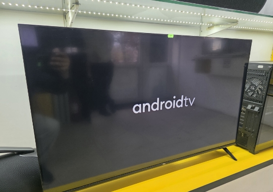 Imagine TCL LED 43S5400A 108 cm Smart Android TV Full HD  2024