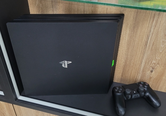 Imagine Consola PlayStation 4 PRO 1TB 1 Controller