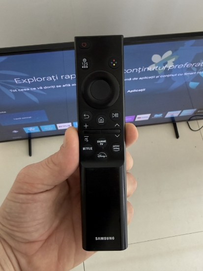 Imagine Samsung LED 43DU7172 4K UHD Smart TV 108 cm