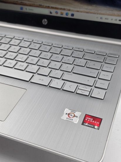 Imagine HP 14 AMD SILVER 3050U 8GB RAM SSD 128GB